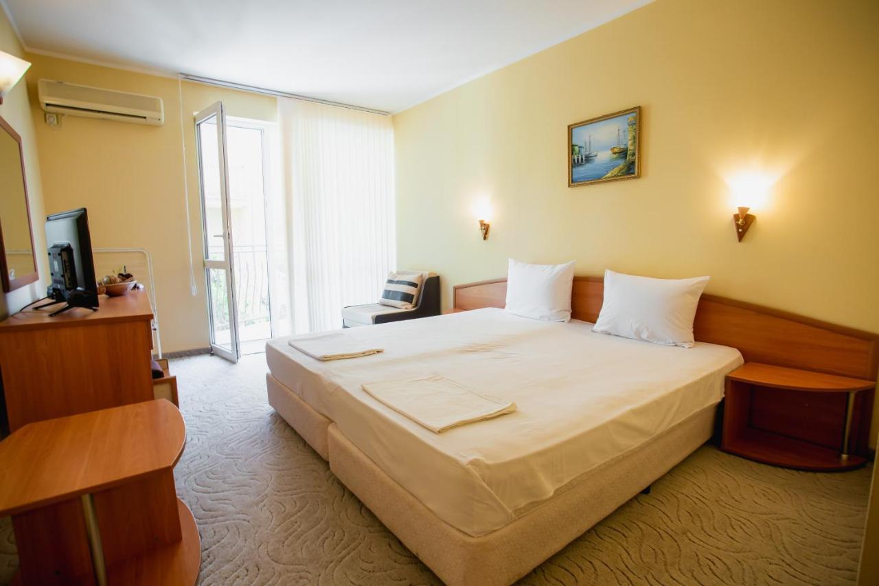 Hotel Dolphin Ravda ภายนอก รูปภาพ