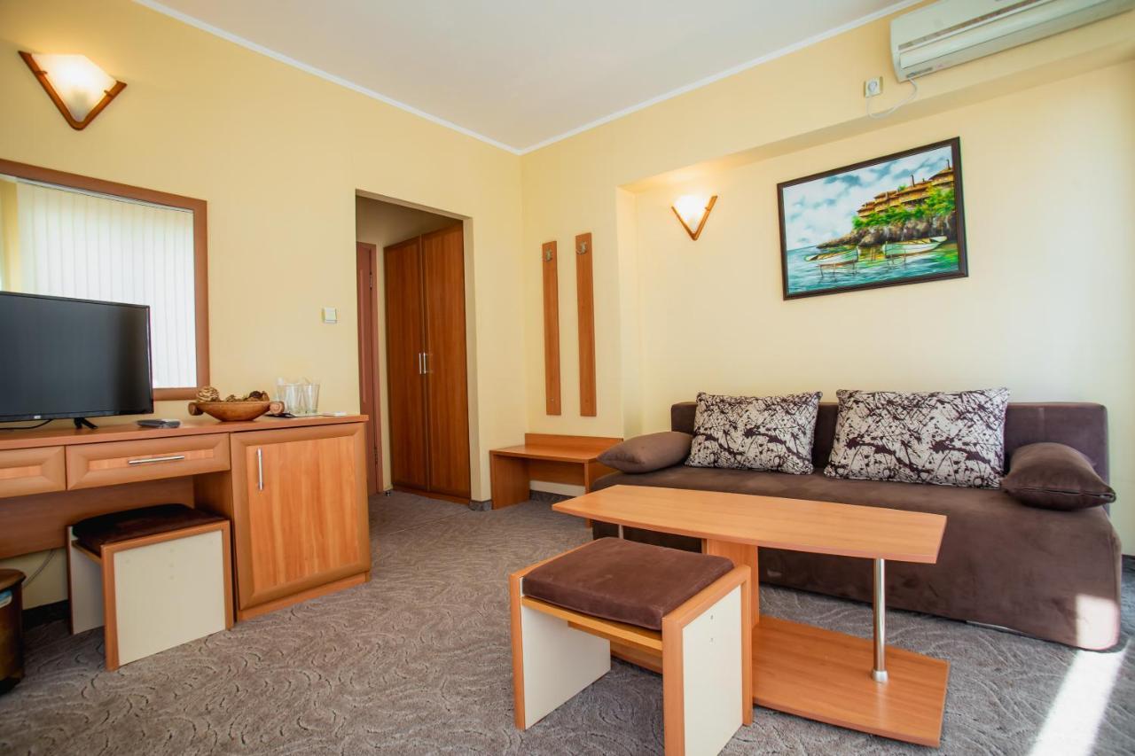 Hotel Dolphin Ravda ภายนอก รูปภาพ