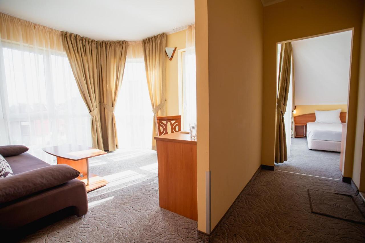 Hotel Dolphin Ravda ภายนอก รูปภาพ